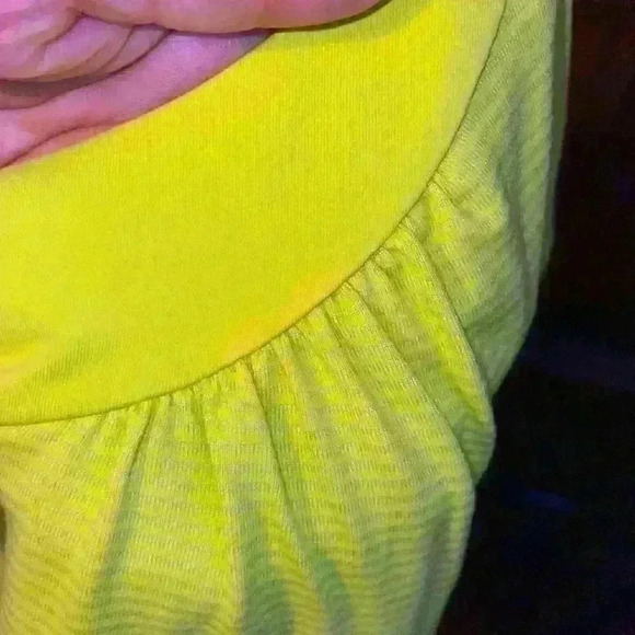 Lululemon Scoop Me Up Tank
Tonka Stripe Split Pea/Heathered Split Pea/Split Pea - Picture 11 of 15